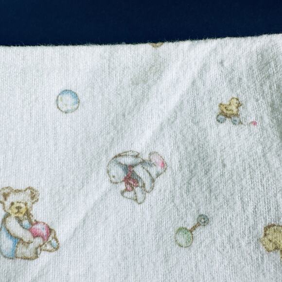 2 Carter’s Baby Receiving Blankets 100% Cotton 30x40 VTG Print Bears & Floral - Picture 5 of 8